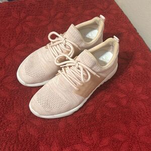Aldo size 7.5 blush pink and white tennis shoes preloved ❤️
